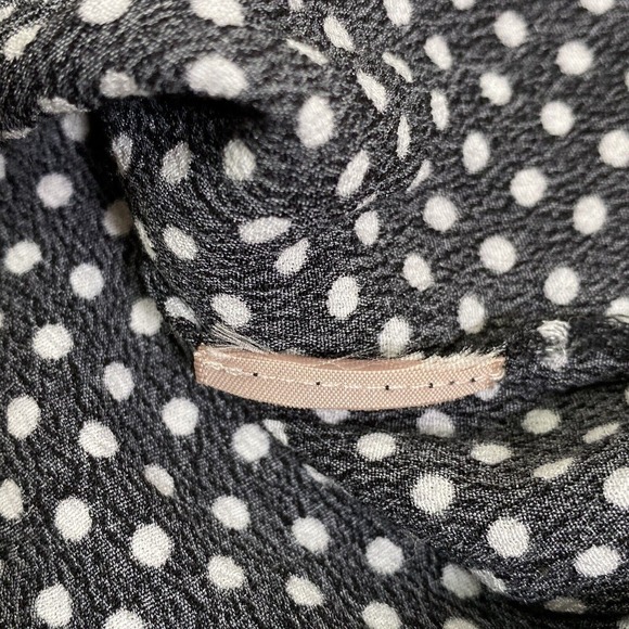 Philosophy Polka Dot Cold Shoulder Top Size Small Black &‎ White Long sleeve - Picture 7 of 7